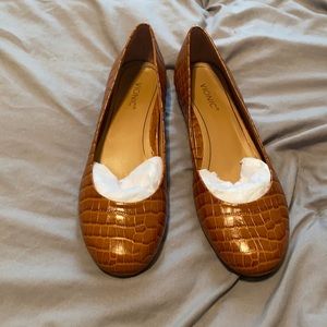 Vionic Hannah Croc Flats, Espresso